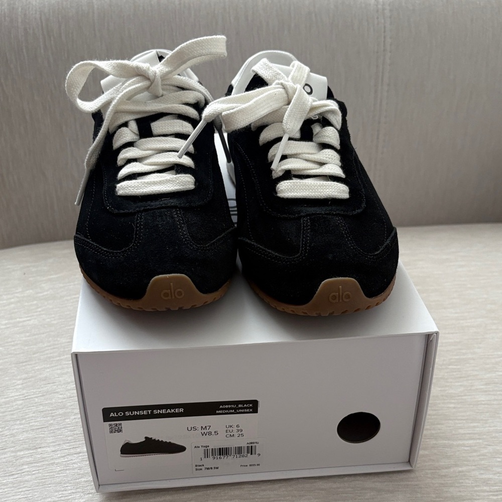 ALO Yoga Black and White Sneakers - Picture 2 of 6